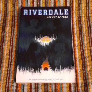 🍊3/$15🍊 Riverdale book